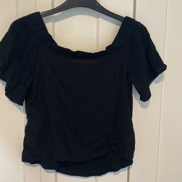 Black crop flowy top - Picture 3 of 4